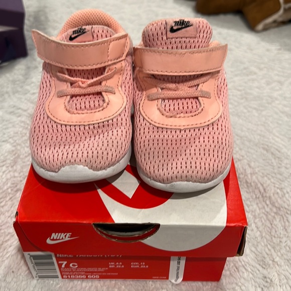 Nike Other - NIKE Kids Sneakers - Pink - Size 7C